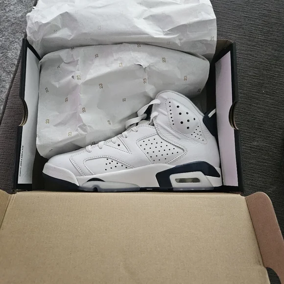 Men's size 8 Retro Jordan 6 Midnight Navy - Picture 5 of 5